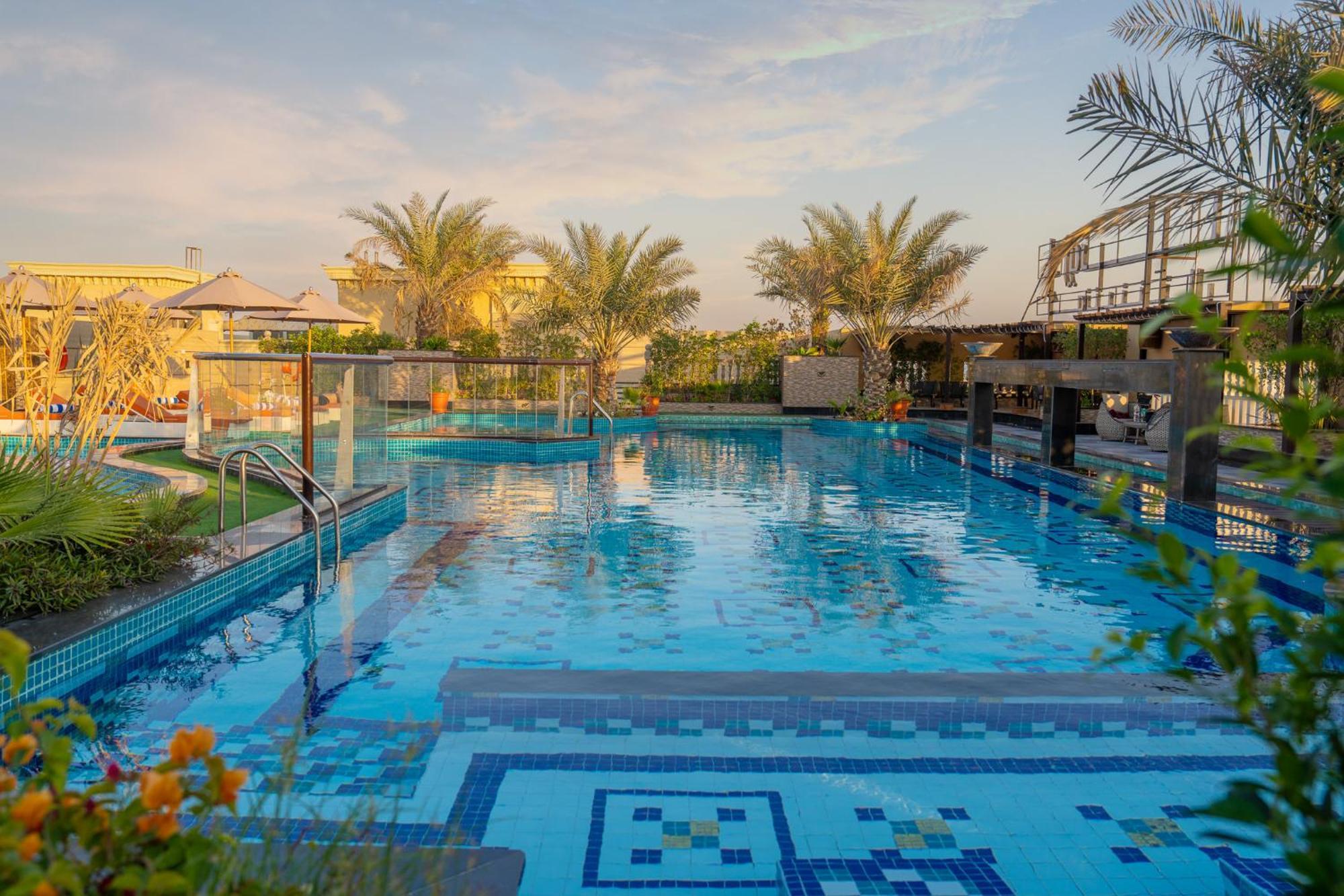 La Zona Continental Hotel Дубай Экстерьер фото